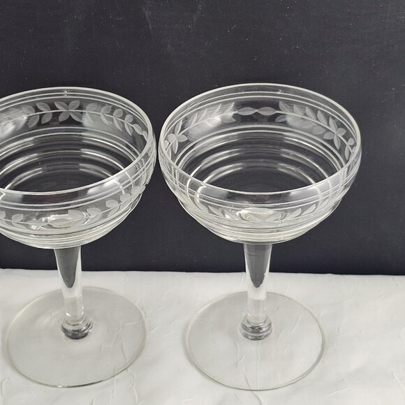 2 Imperial Glass-Ohio Etched Laurel Garland Champagne Coupes 5" glasses vintage - Picture 3 of 7